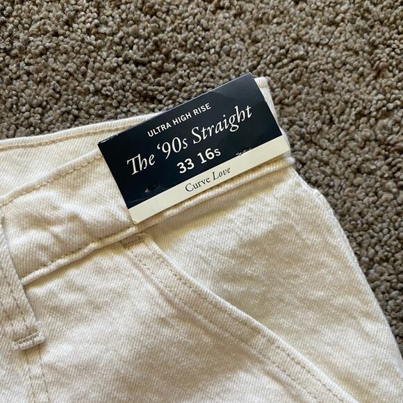 Abercrombie and Fitch Ultra High Rise The 90’s Straight White Jeans- size 16s - Picture 5 of 9